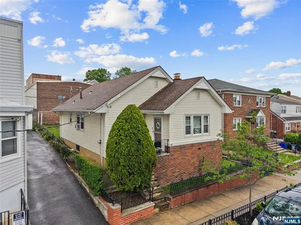 94 Maple St, Kearny, NJ 07032