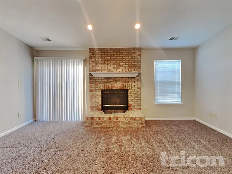 8623 Robin Run Way — Photo 4