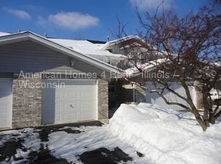 694 N Tamarac Blvd, Addison, IL 60101