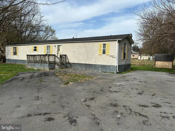 131 Hunt Dr, Kearneysville, WV 25430