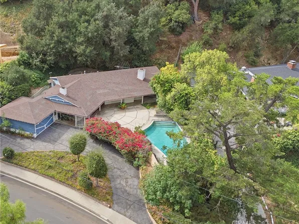 3929 Ballina Dr, Encino, CA 91436