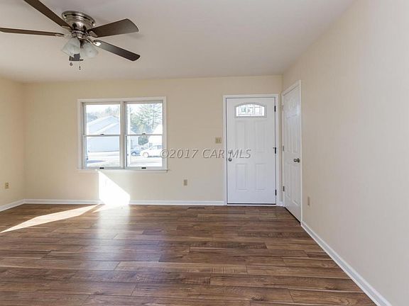 5th image of 405 Yorkshire Ct
