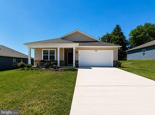 114 Gatehouse Pl, Charles Town, WV 25414