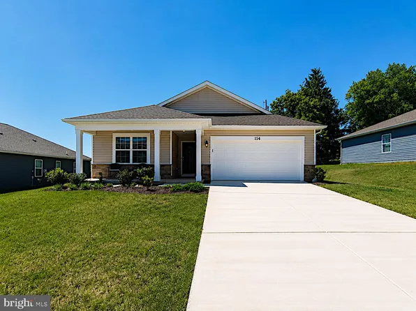 114 Gatehouse Pl, Charles Town, WV 25414