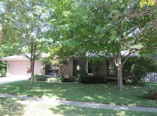1146 Woodside Dr, Haslett, MI 48840
