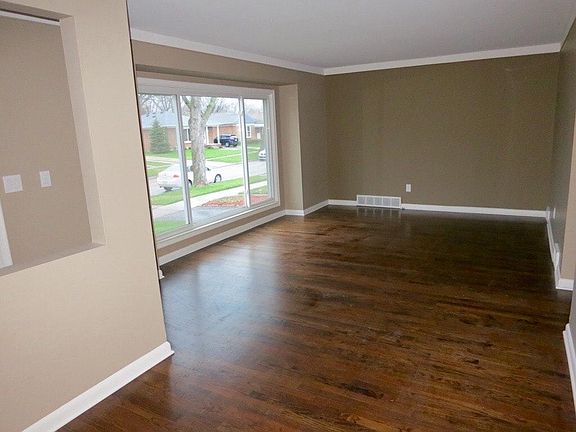 5th image of 173 Elmsford Dr