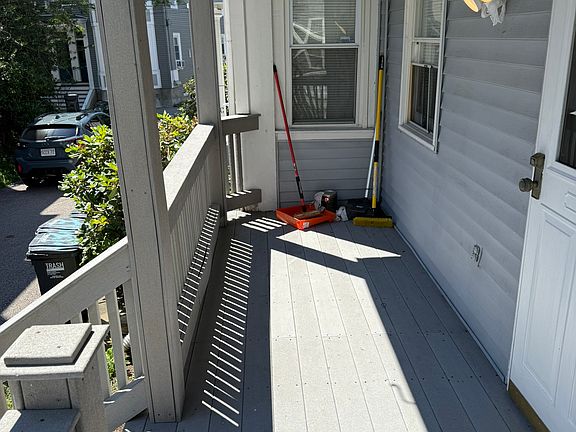 4th image of 473 Washington St #1