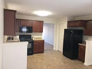 112 Wysteria Ln — Photo 4