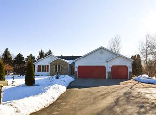 871 Wylde Oak Dr, Oshkosh, WI 54904