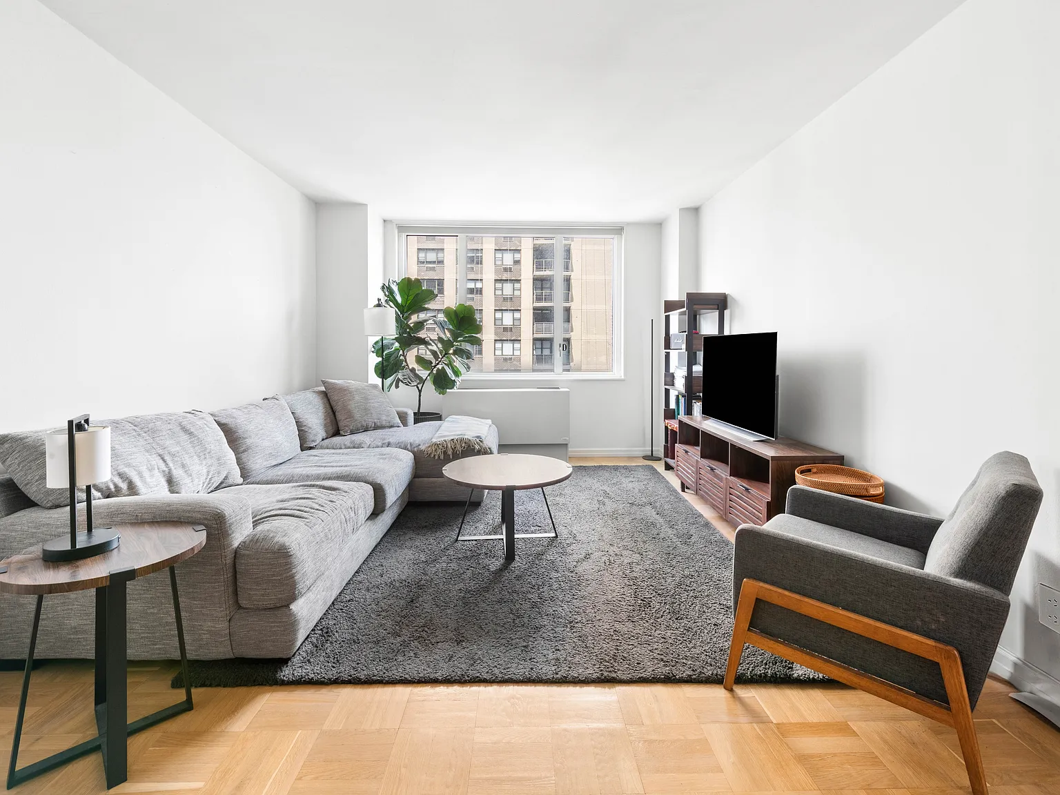 401 East 80th Street — Photo 2
