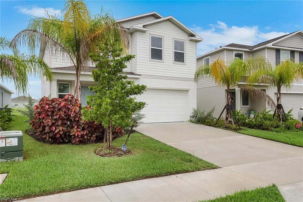 5 bed, 2.5 bath, 2171 sqft, $2,500 — Photo 3