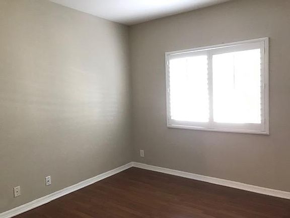 3rd image of 5620 Yolanda Ave APT 212