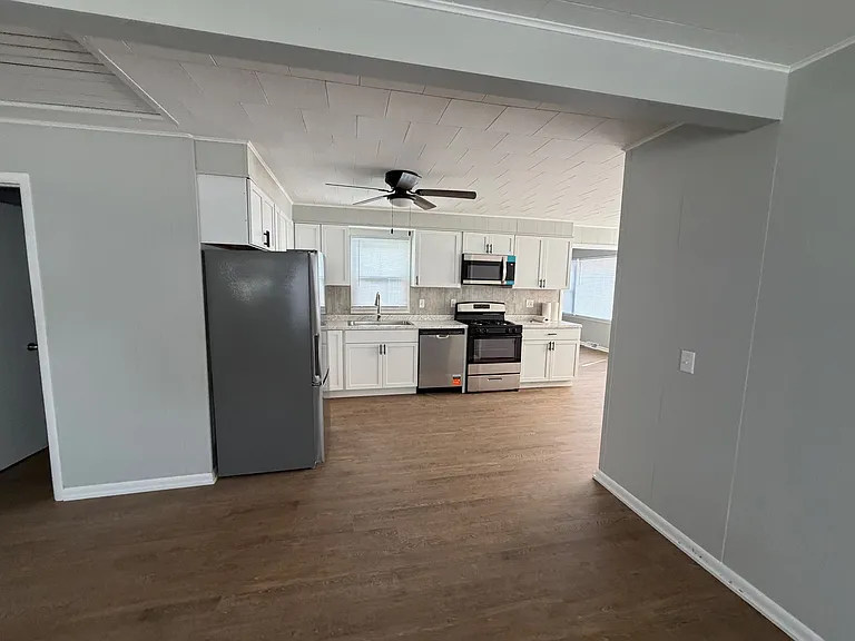 907 Merrill Ave — Photo 15