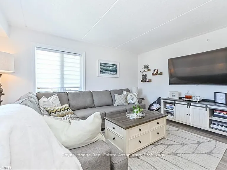 108 Summit Ridge Dr #302 — Photo 4