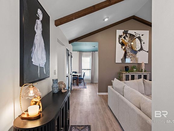 3rd image of 4 Cardinal Cir