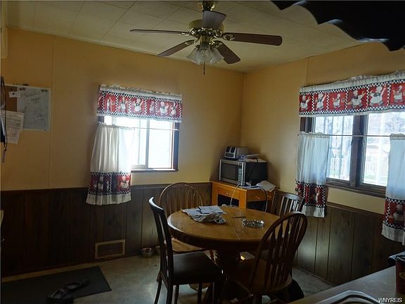5th image of 94 Pine St