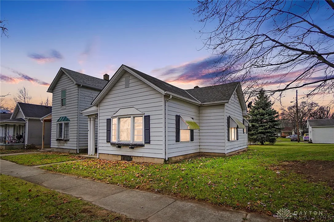 1108 Elwood St photo 1