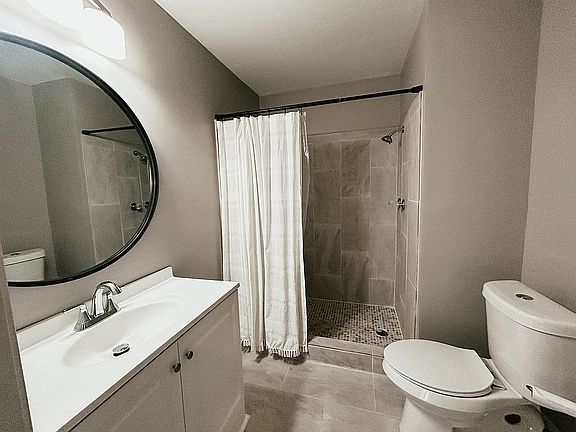 5th image of 607 Holiday Dr