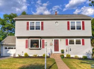 90 Huemmer Ter, Clifton, NJ 07013