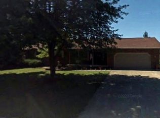 807 N Oakwood St, Effingham, IL 62401