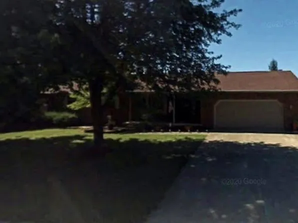 807 N Oakwood St, Effingham, IL 62401