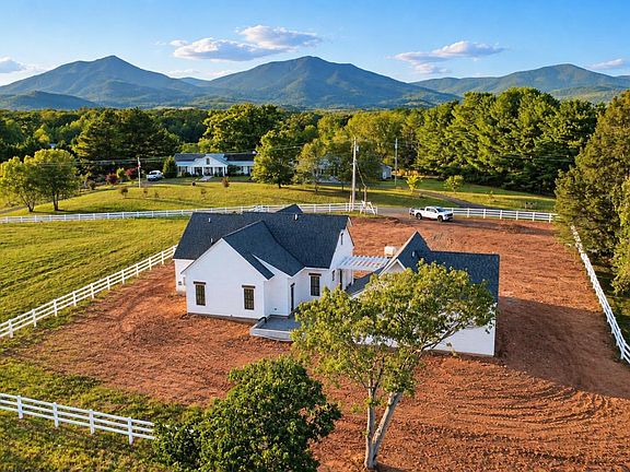 4th image of 2652 Fancy Farm Rd