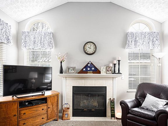4th image of 7708 Blue Juniper Dr