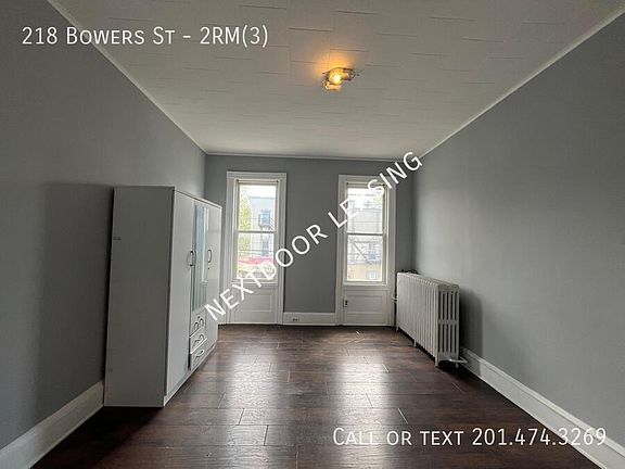5th image of 218 Bowers St Room 2-3