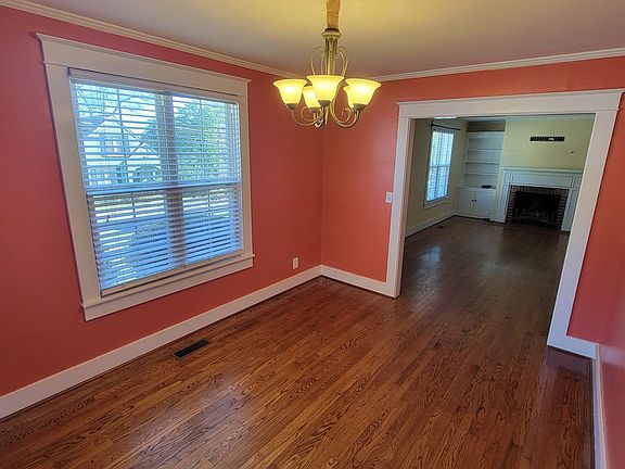 4th image of 107 Lind St
