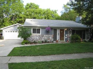 1312 Catalpa Dr, Rochester, MI 48307