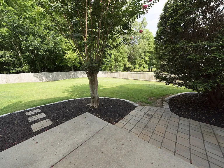 112 Tanglewood Cir — Photo 42