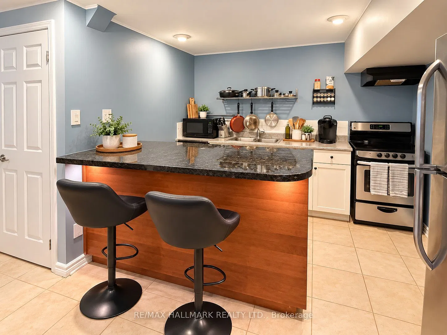 2 bed, $1,850 — Photo 4