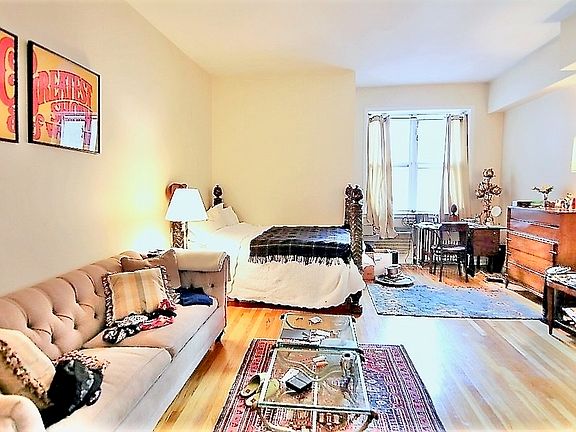 3rd image of 11 E 66th St #5R