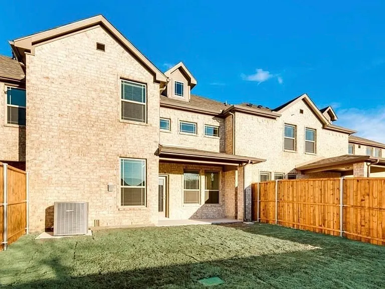 1231 Wiltshire Dr — Photo 18