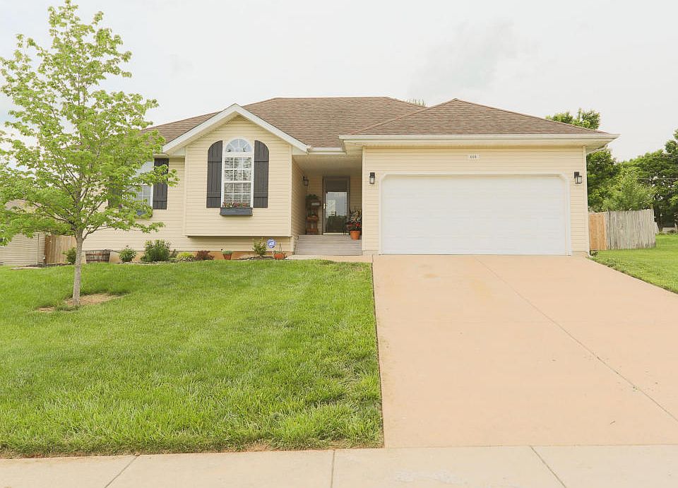 1st image of 604 S Ashwood Ct