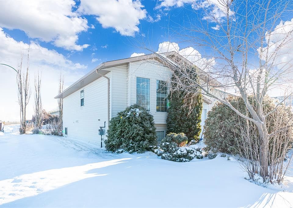 2615 W 43rd Ave, Lloydminster, SK S9V 2B8 MLS A2014275 Zillow