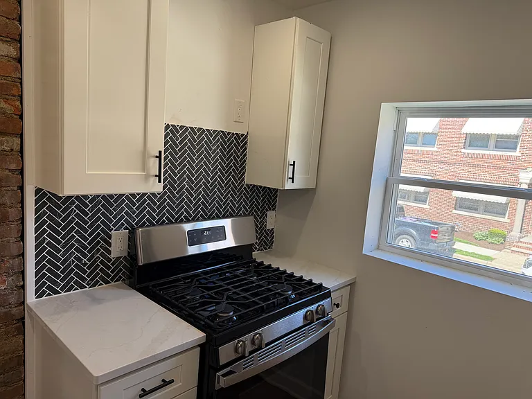 18215 Detroit Ave — Photo 6