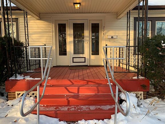 4th image of 204 Middle Dr