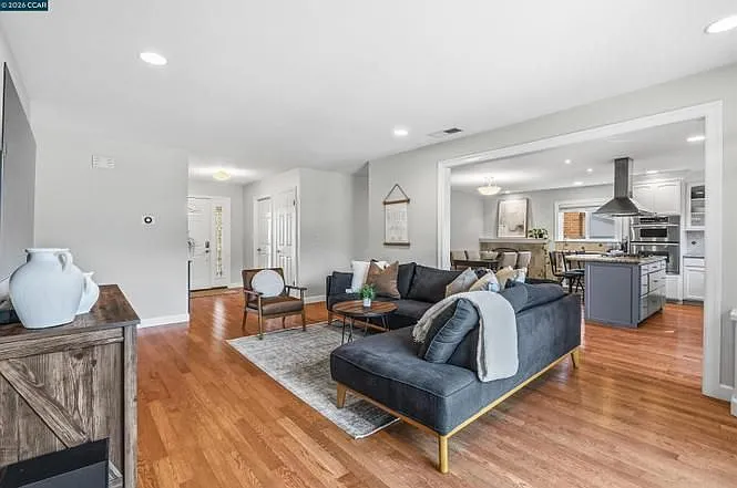 2045 McMillan Ct — Photo 9