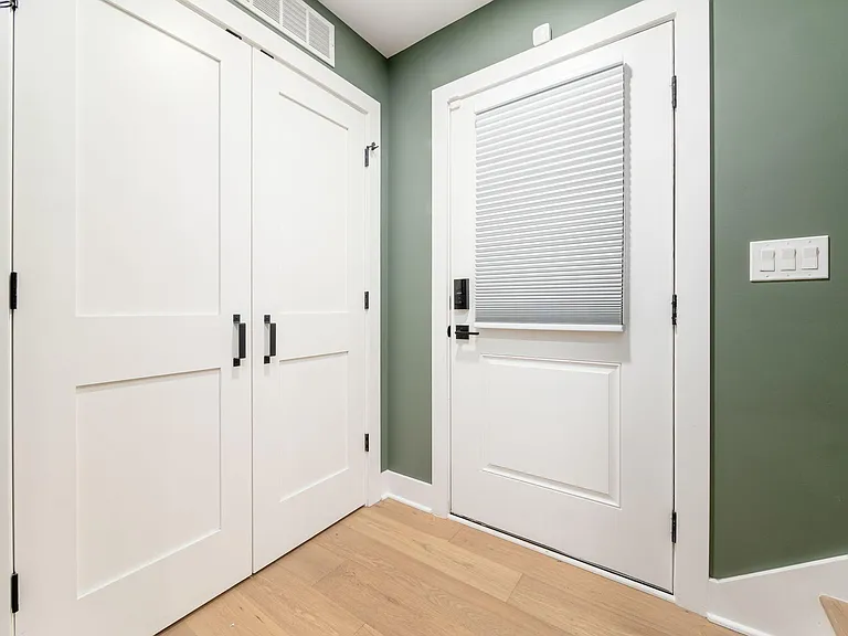 557 South Ln — Photo 10