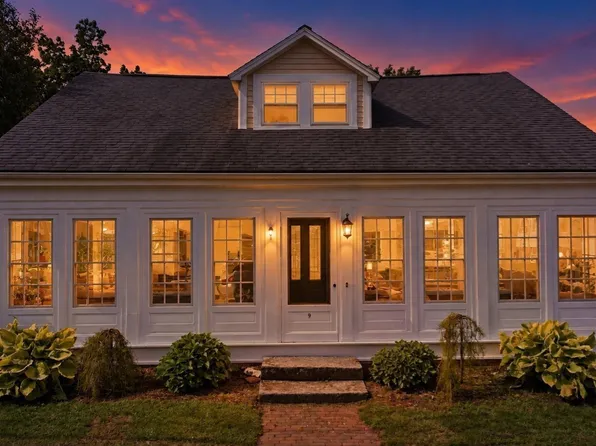 9 Waters St, Millbury, MA 01527