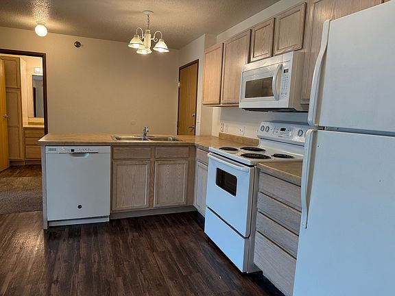 3rd image of 3501 10th Ave S #208