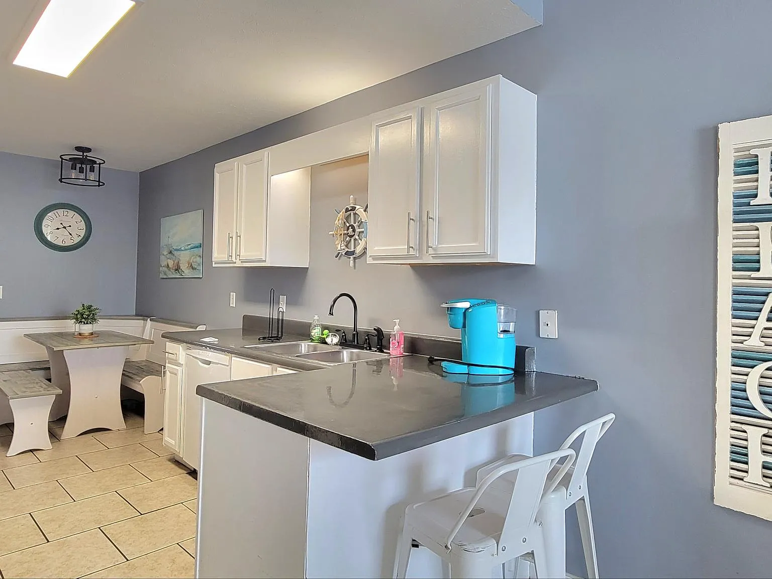 2 bed, 772 sqft, $1,600 — Photo 2