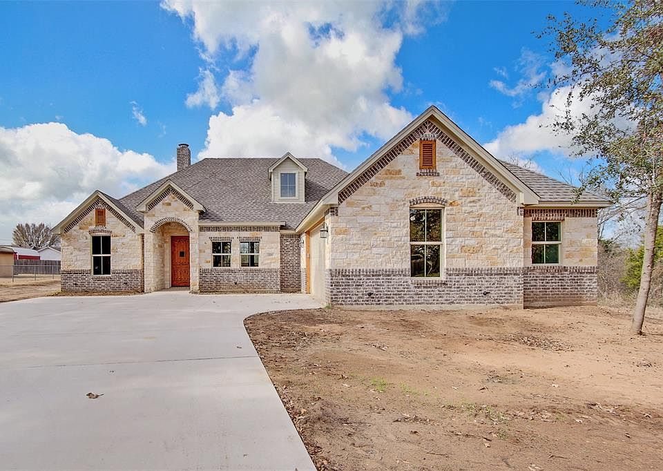 1st image of 221 Gatewood Cir E