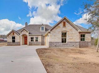 221 Gatewood Cir E, Burleson, TX 76028
