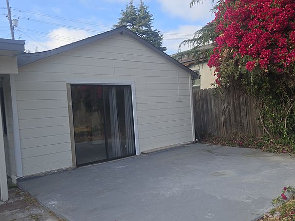 2nd image of 557 Durant Ave #2