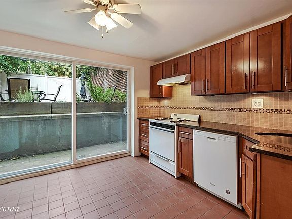 3rd image of 80 Hoyt St #1