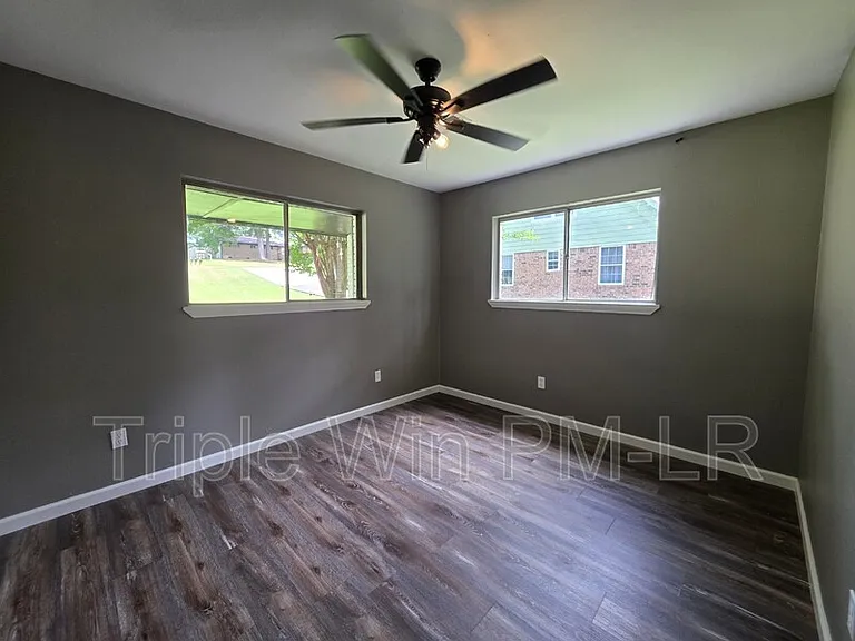 1908 E Lakeview — Photo 23