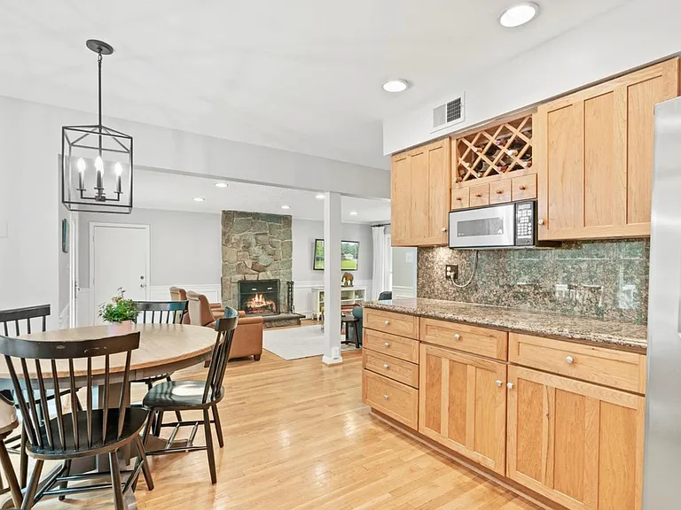 11002 Warwickshire Dr — Photo 19