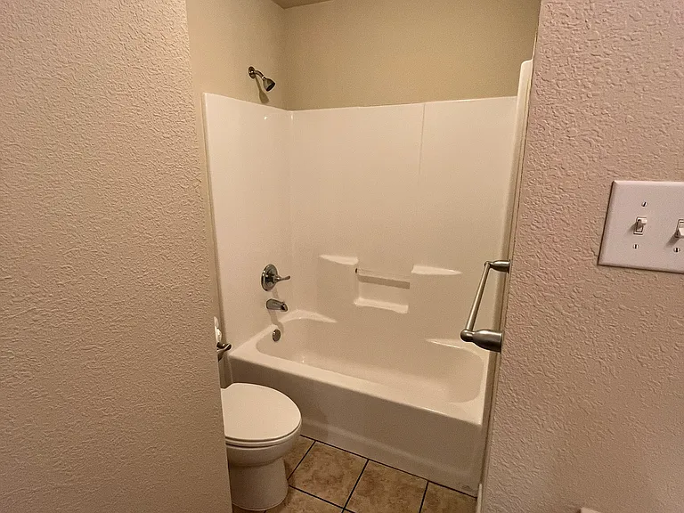 3211 Ellen Dr — Photo 6
